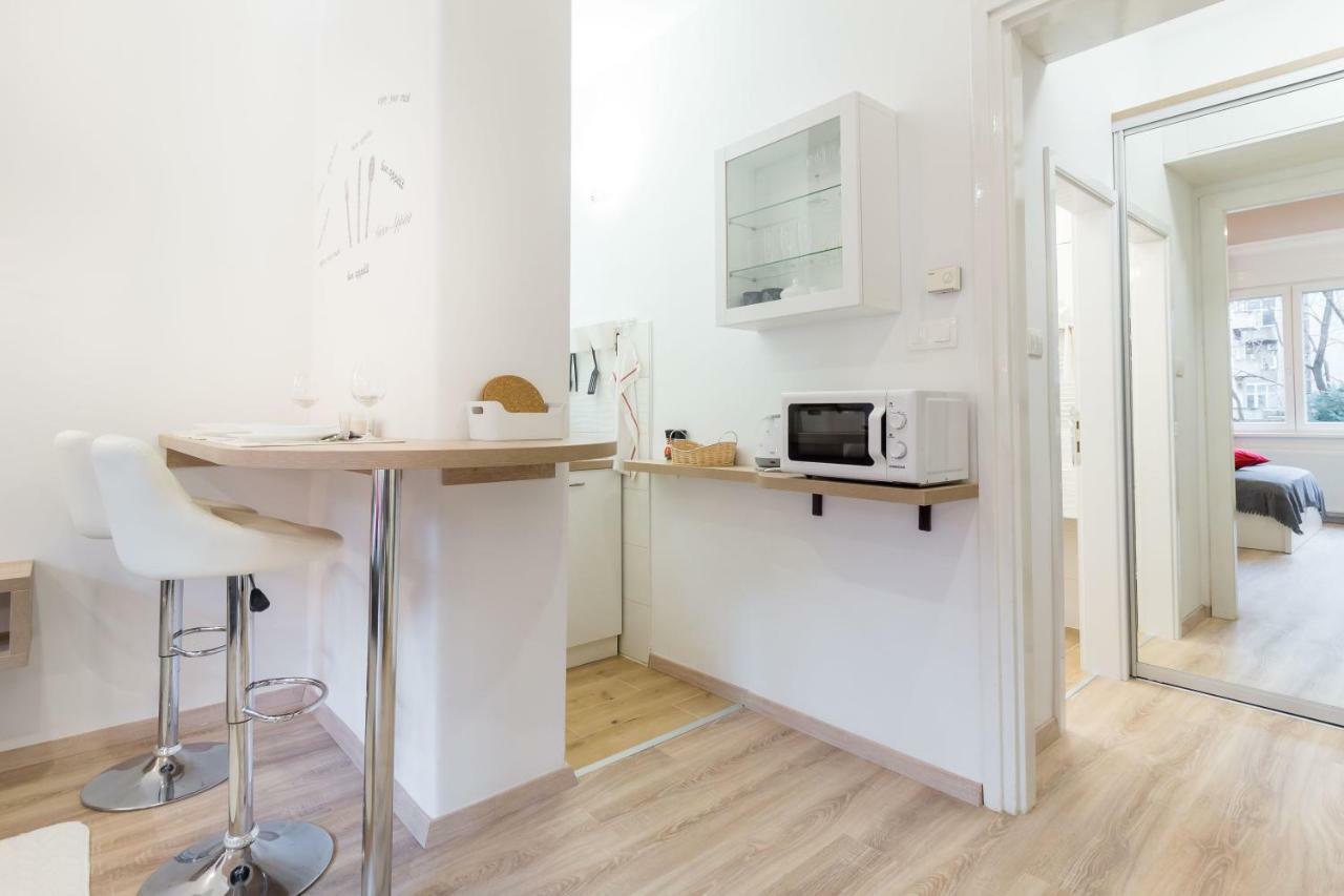 Cosy Romantic Apartment Zagreb Bagian luar foto