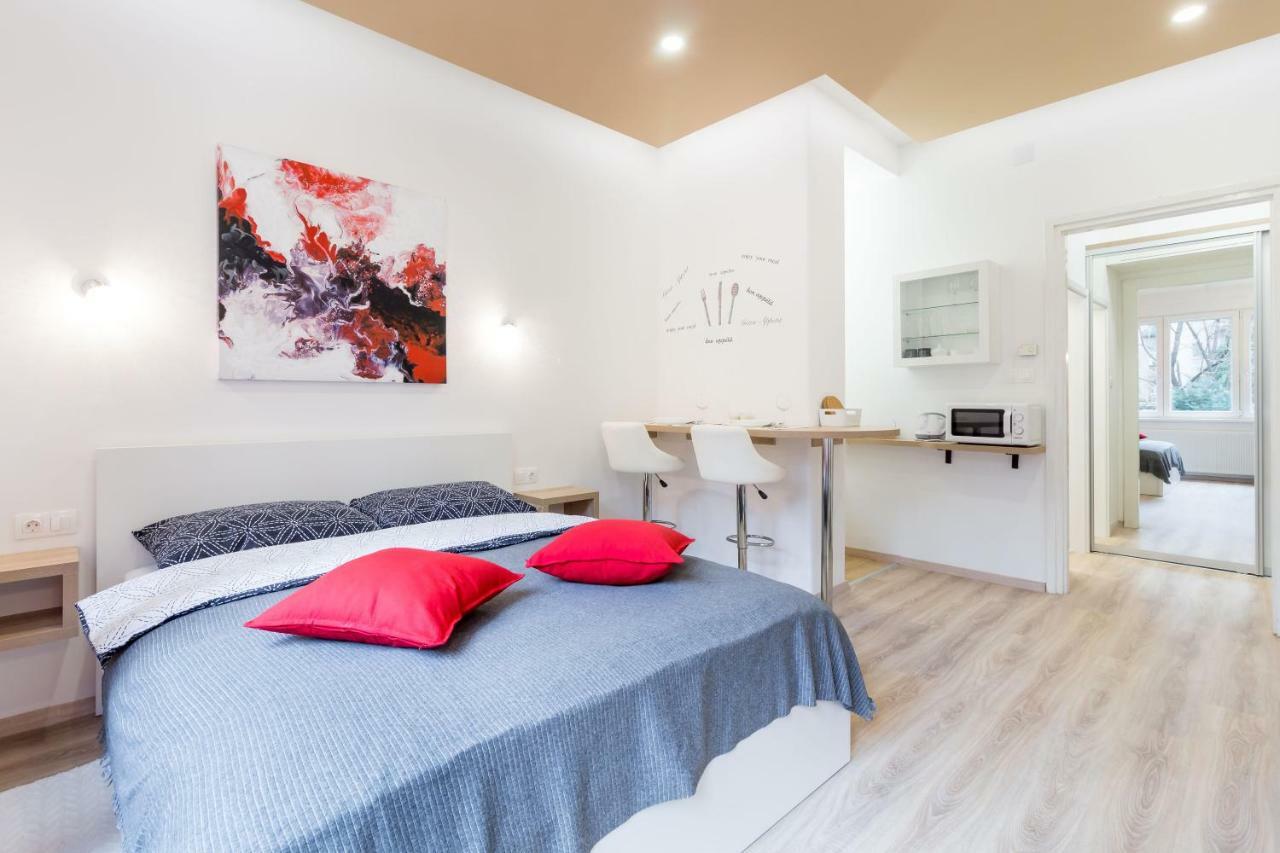 Cosy Romantic Apartment Zagreb Bagian luar foto